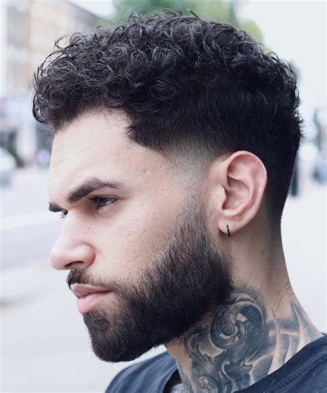 taper cheveux ondulés|Taper fade : la coiffure pour homme qui change du。